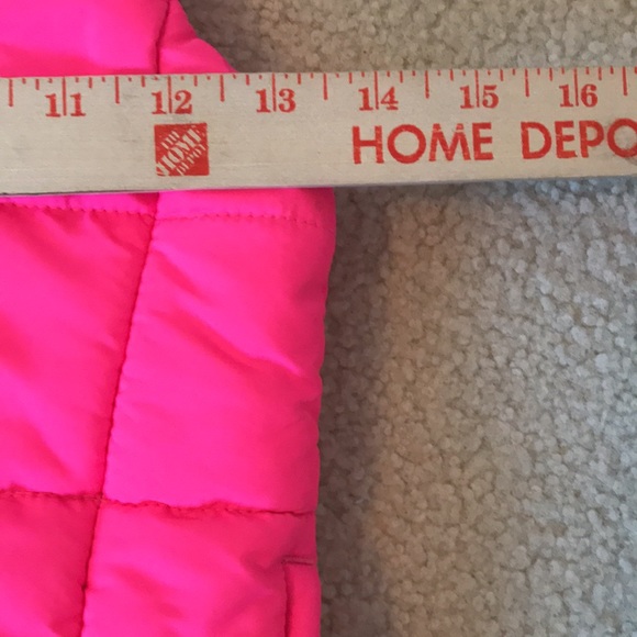 Girls hot pink puffer vest size xs (5-6) like new - Picture 4 of 11